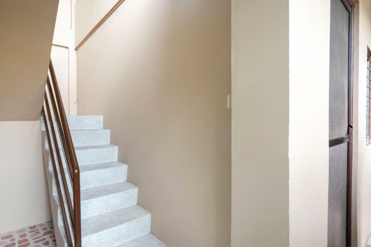 Conrado'S Apartelle Paranaque City 외부 사진